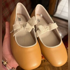 Zara ballet flat NEW NEVER WORN size 27 or toddler 10